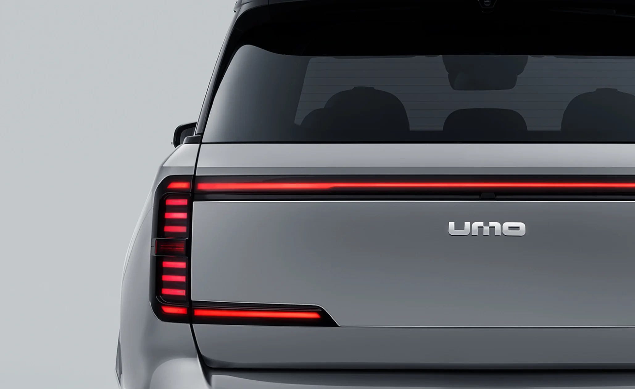 UMO 8 tail lights